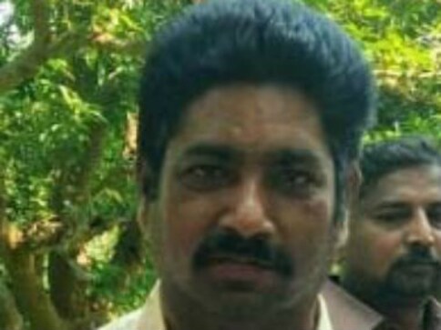 TRS leader abducted by Maoists from Telangana found dead in Chhattisgarh's Sukma; police launch probe TRS leader abducted by Maoists from Telangana found dead in Chhattisgarh's Sukma; police launch probe