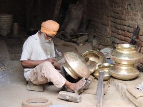 Saving the thatheras: In age of stainless steel, artisans making brass, copperware get new lease of life Saving the thatheras: In age of stainless steel, artisans making brass, copperware get new lease of life
