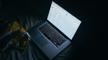 How to schedule an email using Gmail on desktops and smartphones