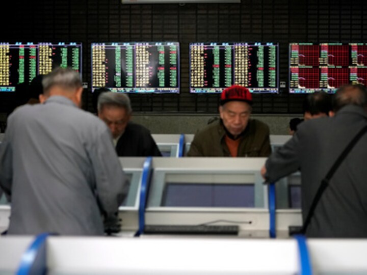 Asia stocks fall to two-week low as hopes fade for big Fed rate cut; tech stocks drag led by Apple Inc's overnight slump