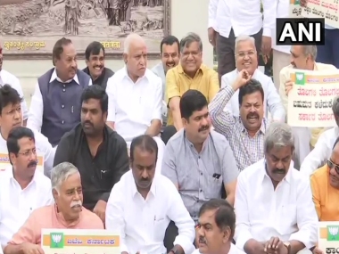 Karnataka crisis: BJP leaders stage 'dharna' at Vidhana Soudha, claim Kumaraswamy has lost majority, demand resignation Karnataka crisis: BJP leaders stage 'dharna' at Vidhana Soudha, claim Kumaraswamy has lost majority, demand resignation