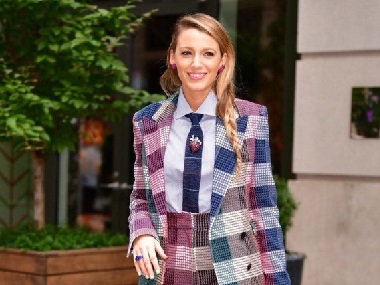Blake Lively signs first look deal with Amazon; actress working on two series for streaming platform Blake Lively signs first look deal with Amazon; actress working on two series for streaming platform