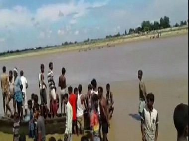 One dead, seven missing in Uttar Pradesh's Bahraich after boat carrying 19 people capsizes in Sarayu river One dead, seven missing in Uttar Pradesh's Bahraich after boat carrying 19 people capsizes in Sarayu river