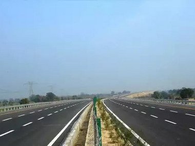 UP initiates e-challan system to curb overspeeding on Agra-Lucknow Expressway; route had seen high number of accidents UP initiates e-challan system to curb overspeeding on Agra-Lucknow Expressway; route had seen high number of accidents