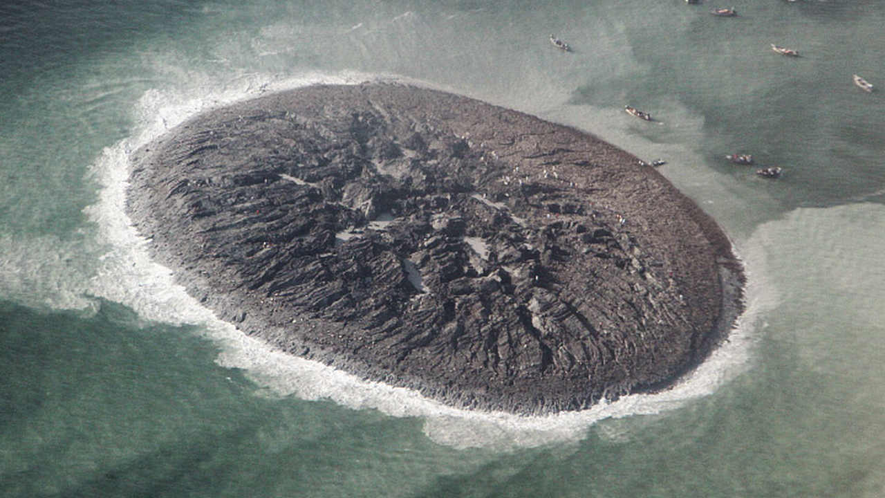 Island off the coast of Pakistan disappears into the sea over a period of six years Island off the coast of Pakistan disappears into the sea over a period of six years