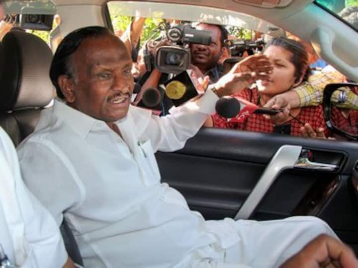 Karnataka political crisis: Hectic parleys on to mollify rebel Congress, JD(S) MLAs; BJP seeks trust vote tomorrow
