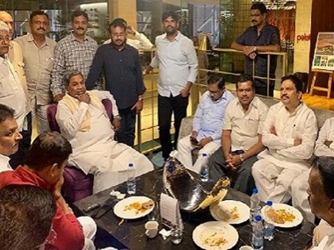 Karnataka Congress leaders to meet today ahead of trust vote on HD Kumaraswamy govt in Assembly on Monday Karnataka Congress leaders to meet today ahead of trust vote on HD Kumaraswamy govt in Assembly on Monday