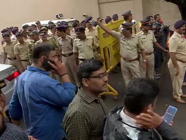 Karnataka political crisis: Rebel MLAs demand Mumbai Police protection ahead of visits by DK Shivakumar, HD Kumaraswamy Karnataka political crisis: Rebel MLAs demand Mumbai Police protection ahead of visits by DK Shivakumar, HD Kumaraswamy