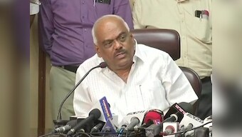 Twist in Karnataka crisis: Speaker disqualifies Independent R Shankar, two rebel Congress MLAs under anti-defection law