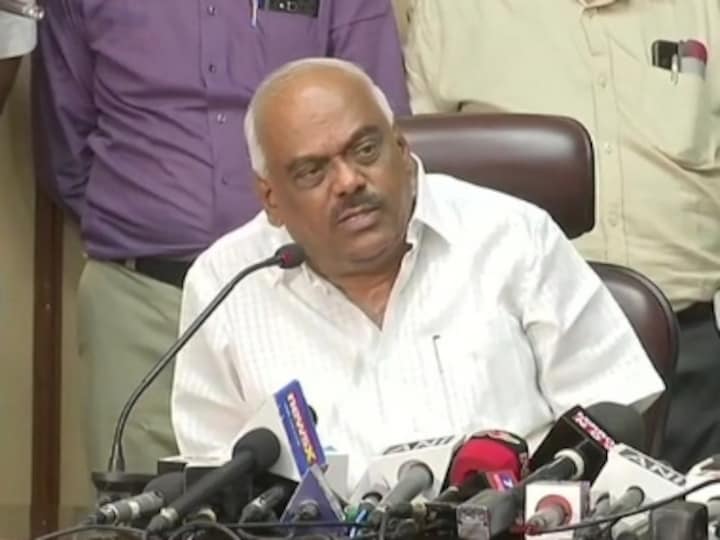 Karnataka crisis: SC restrains Speaker Ramesh Kumar from taking any decision on resignation of MLAs till 16 July