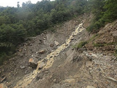 CRPF rescues man trapped in landslide along Jammu-Srinagar national highway after police dog finds him CRPF rescues man trapped in landslide along Jammu-Srinagar national highway after police dog finds him