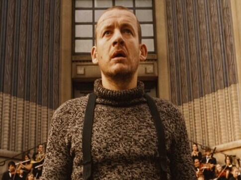 Amelie director Jean-Pierre Jeunet’s Micmacs shows us that a very distinct style can sometimes be a problem Amelie director Jean-Pierre Jeunet’s Micmacs shows us that a very distinct style can sometimes be a problem