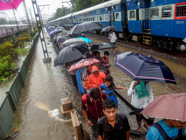 Mumbai rains: Same old tale as metropolis crawls after initial spell of heavy rains; traffic hit in many parts Mumbai rains: Same old tale as metropolis crawls after initial spell of heavy rains; traffic hit in many parts