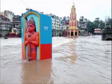Godavari river rises above danger mark in Nashik; temples, tall statues submerged due to waterlogging Godavari river rises above danger mark in Nashik; temples, tall statues submerged due to waterlogging