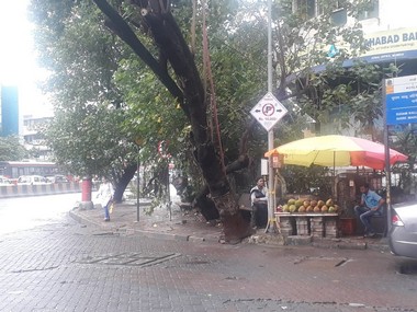 BMC increases fines for illegal parking: Civic officials say move will lead to smoother traffic, taxi drivers protest steep penalties BMC increases fines for illegal parking: Civic officials say move will lead to smoother traffic, taxi drivers protest steep penalties