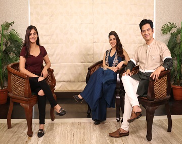 WEB AFFAIR | Priya Bapat and Umesh Kamat talk about Marathi web series Aani Kay Hava. WEB AFFAIR | Priya Bapat and Umesh Kamat talk about Marathi web series Aani Kay Hava.