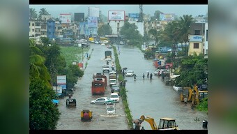 Flood-like situation in Nashik and Gujarat after rivers swell due to heavy rains; Rajasthan, Bihar, Assam among other states battling deluge