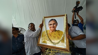 Sheila Dikshit cremated with full state honours at Delhi's Nigambodh Ghat; Sonia Gandhi, Amit Shah attend ex-CM's funeral