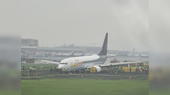 Mumbai airport's main runway unlikely to resume full operations today as SpiceJet aircraft remains stranded