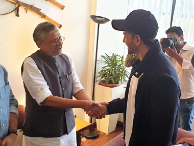 Super 30 actor Hrithik Roshan meets mathematician Anand Kumar, Bihar deputy CM Sushil Kumar Modi in Patna Super 30 actor Hrithik Roshan meets mathematician Anand Kumar, Bihar deputy CM Sushil Kumar Modi in Patna