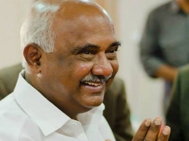 Karnataka crisis: Rebel JD(S) MLA AH Vishwanath to approach SC against disqualification, says Speaker's decision was 'against the law' Karnataka crisis: Rebel JD(S) MLA AH Vishwanath to approach SC against disqualification, says Speaker's decision was 'against the law'