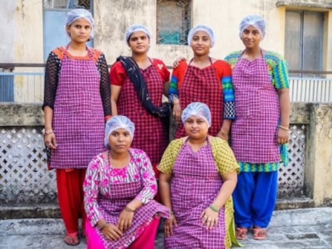 In Nizamuddin Basti, a women's self-help group ushers a quiet revolution encompassing community and cuisine In Nizamuddin Basti, a women's self-help group ushers a quiet revolution encompassing community and cuisine