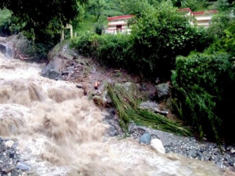 IMD predicts heavy rainfall for Uttarakhand over next three days; temperatures in Dehradun to hover around 24 and 32 degree Celsius IMD predicts heavy rainfall for Uttarakhand over next three days; temperatures in Dehradun to hover around 24 and 32 degree Celsius