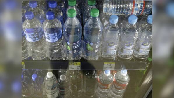 San Francisco airport bans sale of single-use plastic water bottles in effort to reduce carbon footprint; fliers advised to buy refillable bottles