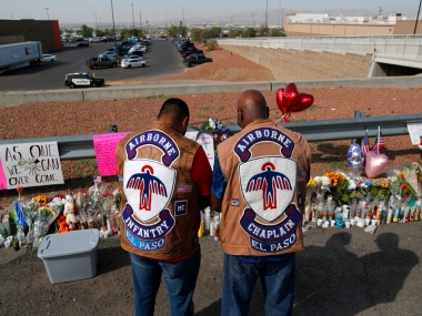 El Paso mass shooting: Toll climbs to 22 as mayor prepares for Donald Trump's visit; local residents express anger over president's trip El Paso mass shooting: Toll climbs to 22 as mayor prepares for Donald Trump's visit; local residents express anger over president's trip