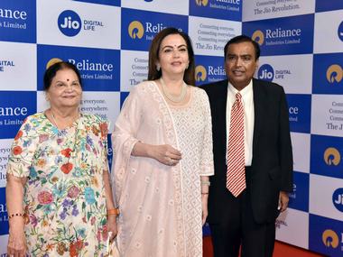 RIL AGM 2019: Mukesh Ambani’s promise of zero net-debt firm in next 18 months is music to ears of shareholders RIL AGM 2019: Mukesh Ambani’s promise of zero net-debt firm in next 18 months is music to ears of shareholders