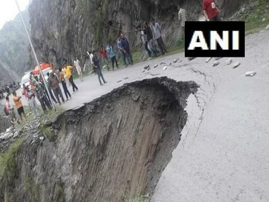 24 buses stuck in Himachal Pradesh’s Chamba after heavy rains wash away road; Manimahesh Yatra temporarily suspended 24 buses stuck in Himachal Pradesh’s Chamba after heavy rains wash away road; Manimahesh Yatra temporarily suspended