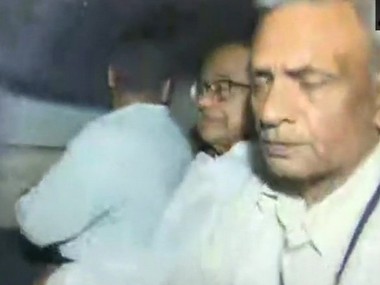 CBI officials scale wall to enter P Chidambaram's Delhi residence, take ex-finance minister into custody amid high drama CBI officials scale wall to enter P Chidambaram's Delhi residence, take ex-finance minister into custody amid high drama