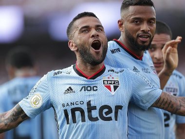 Dani Alves sores winning goal on debut for Brazilian side Sao Paulo against Ceara Dani Alves sores winning goal on debut for Brazilian side Sao Paulo against Ceara