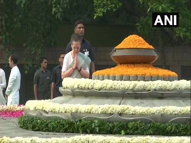 Congress leaders including Sonia, Priyanka, Rahul, Manmohan Singh pay tribute to Rajiv Gandhi on 75th birth anniversary Congress leaders including Sonia, Priyanka, Rahul, Manmohan Singh pay tribute to Rajiv Gandhi on 75th birth anniversary