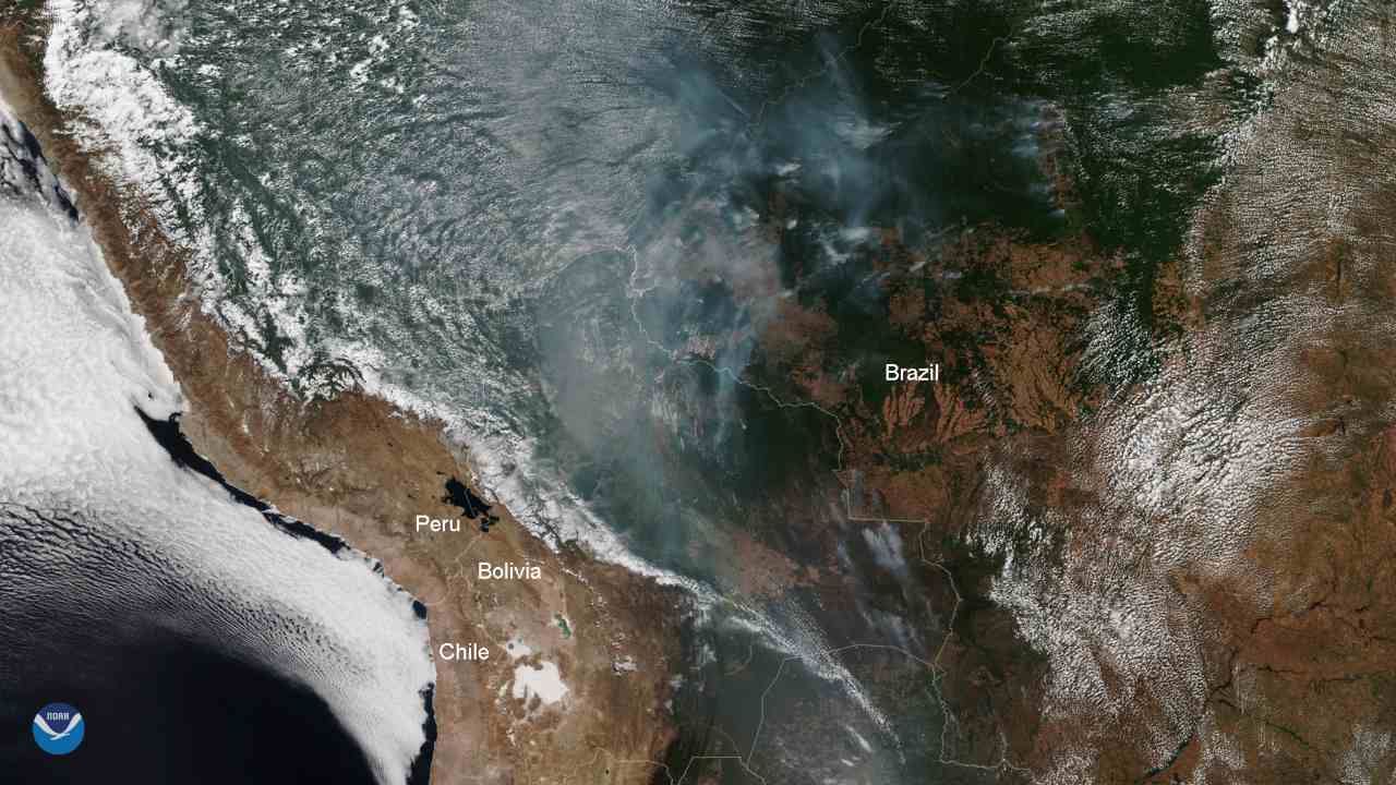 Fires in the Amazon Rainforest region as seen by the NOAA-20 satellite. Image: NOAA