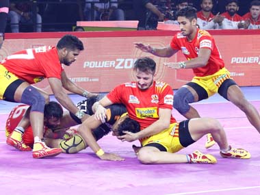 Pro Kabaddi 2019 Highlights, Gujarat Fortunegiants vs Bengal Warriors at Ahmedabad: Warriors edge past hosts Fortunegiants Pro Kabaddi 2019 Highlights, Gujarat Fortunegiants vs Bengal Warriors at Ahmedabad: Warriors edge past hosts Fortunegiants