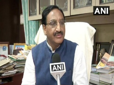 HRD ministry orders UGC to constitute high-level committee to inquire into allegations of universities selling fake degrees HRD ministry orders UGC to constitute high-level committee to inquire into allegations of universities selling fake degrees