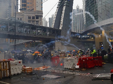 Hong Kong police fire tear gas, use water canons to disperse protestors; metro stations near protest site shut on second consecutive day Hong Kong police fire tear gas, use water canons to disperse protestors; metro stations near protest site shut on second consecutive day