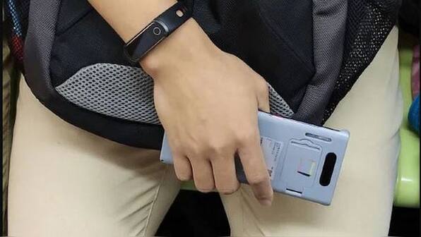 Huawei Mate 30 Pro image leak shows curved edge display, rear design and more