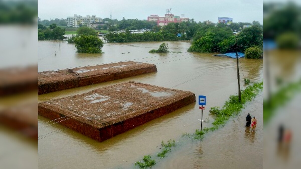 Devendra Fadnavis reviews flood situation in Maharashtra, requests Yediyurappa to increase water discharge from Almatti dam