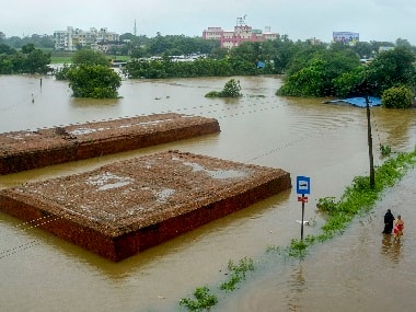Devendra Fadnavis reviews flood situation in Maharashtra, requests Yediyurappa to increase water discharge from Almatti dam