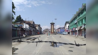 Jammu divisional commissioner refutes media reports on Kashmir, says mobile internet services out due to 'technical glitch'