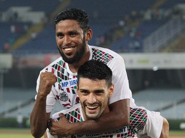Durand Cup: VP Suhair's extra time brace helps Mohun Bagan beat Real Kashmir, set up summit clash with Gokulam Kerala Durand Cup: VP Suhair's extra time brace helps Mohun Bagan beat Real Kashmir, set up summit clash with Gokulam Kerala