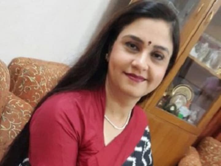 Condolences pour in as Neelum Sharma, veteran DD News anchor, passes away at 50 after battle with cancer