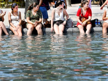 Europe heat wave: 400 more people died in Netherlands during record-breaking summer week, says Dutch statistics agency Europe heat wave: 400 more people died in Netherlands during record-breaking summer week, says Dutch statistics agency