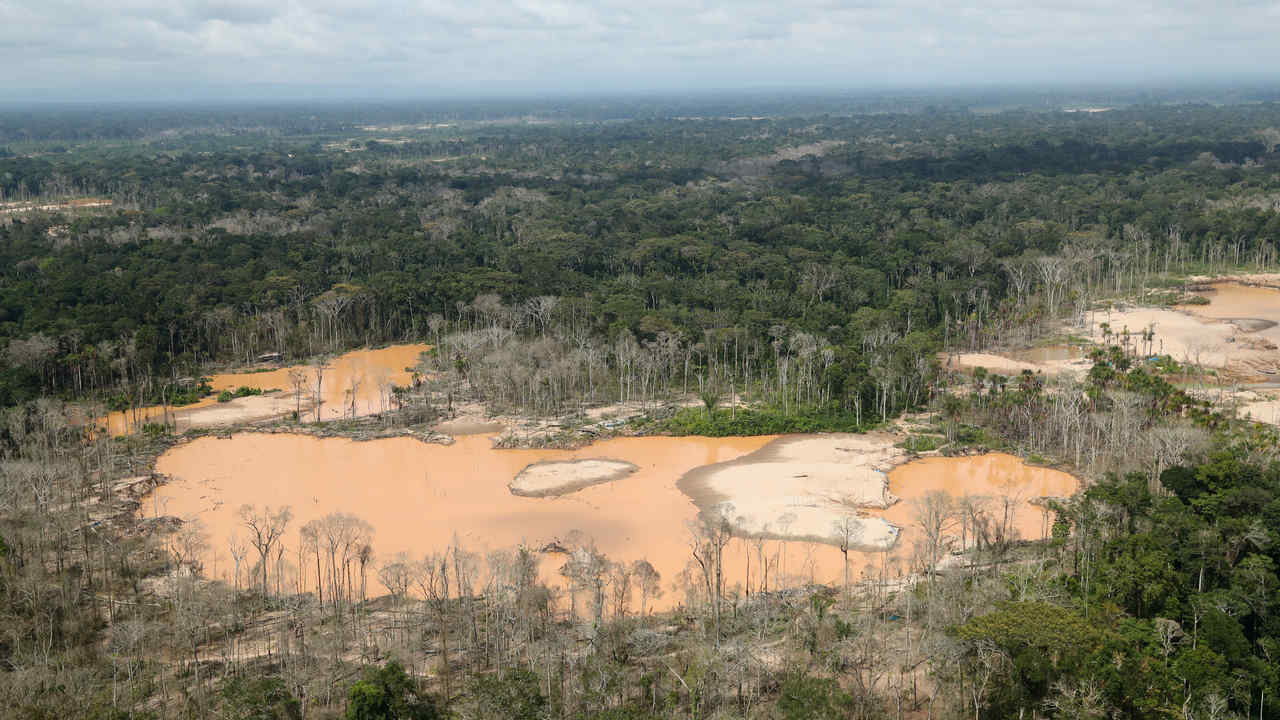 An aerial view shows a deforested area of the Amazon jungle in southeast Peru caused by illegal mining, during a Peruvian military operation to destroy illegal machinery and equipment used by wildcat miners in Madre de Dios, Peru, March 5, 2019. REUTERS/Guadalupe Pardo/Pool - RC166348C670