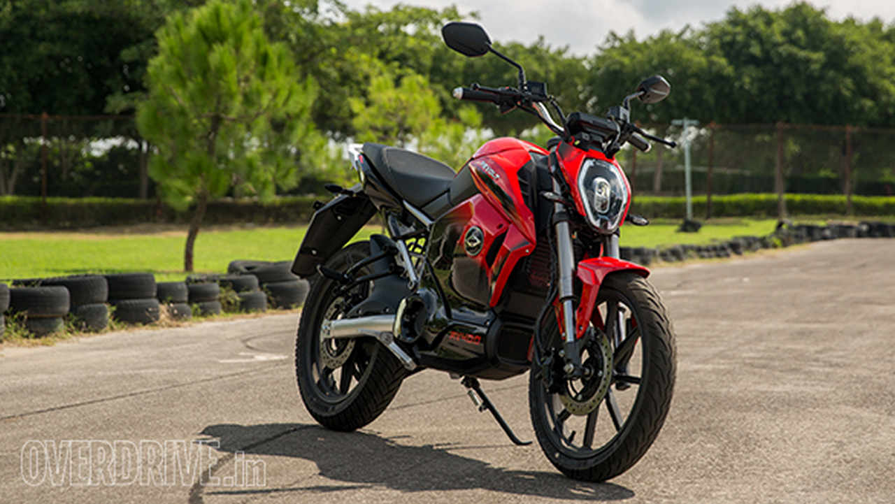 Revolt launches its three motocycles in India — RV400, RV400 base and the RV300 Revolt launches its three motocycles in India — RV400, RV400 base and the RV300