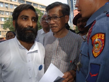 Ramon Magsaysay Award winner says he was put under house arrest thrice in past three weeks, Lucknow administration rejects claim Ramon Magsaysay Award winner says he was put under house arrest thrice in past three weeks, Lucknow administration rejects claim