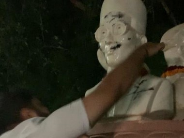 Congress-affiliated NSUI blackens bust of Savarkar installed at Delhi University, garlands those of Bhagat Singh, Subhash Chandra Bose Congress-affiliated NSUI blackens bust of Savarkar installed at Delhi University, garlands those of Bhagat Singh, Subhash Chandra Bose