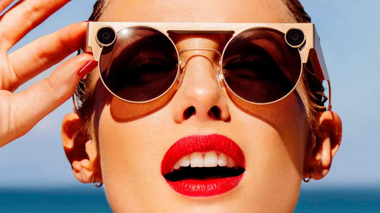 The new Spectacles 3. Image Snap